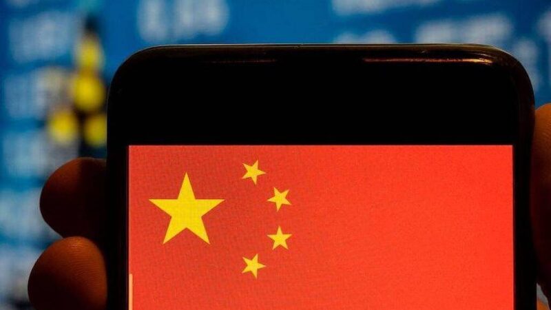 Por que a China restringe chatbots de inteligência artificial