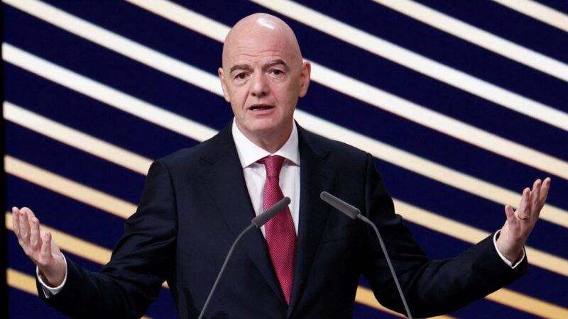 Presidente da FIFA recebeu US$ 1,7 milhão não declarado da Copa do Mundo, diz TV