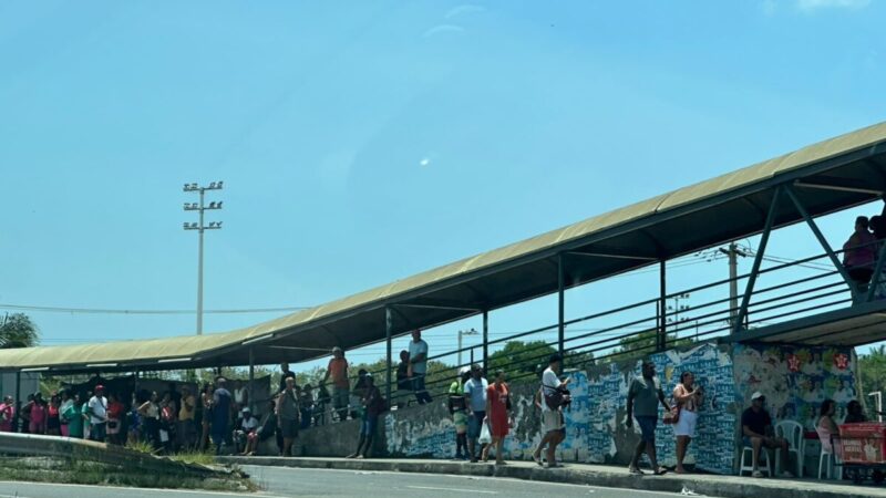 Presidente do PT vê gravidade na falta de ônibus em SP e Salvador e defende prorrogação da votação