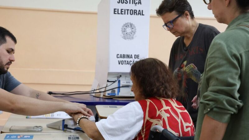 Primeiro turno contou com 43% mais eleitores de ao menos 70 anos
