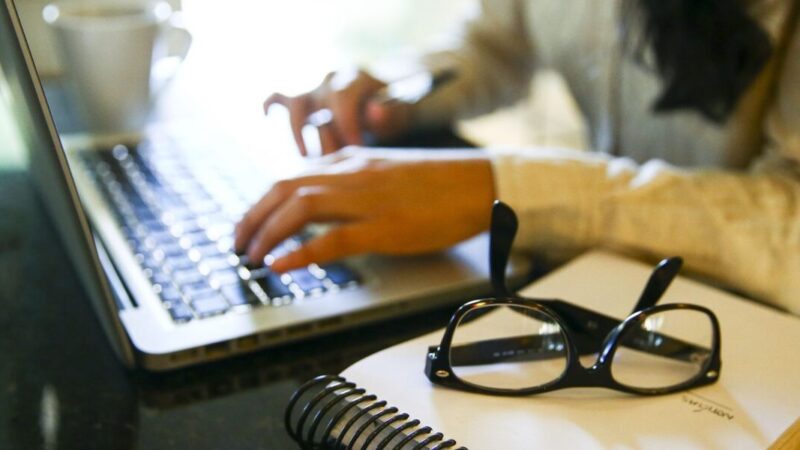 Programa gratuito capacita professores em inteligência artificial