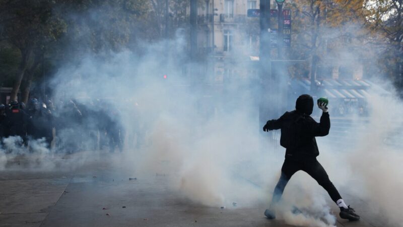 Confrontos e saques em onda de protestos contra o custo de vida na França