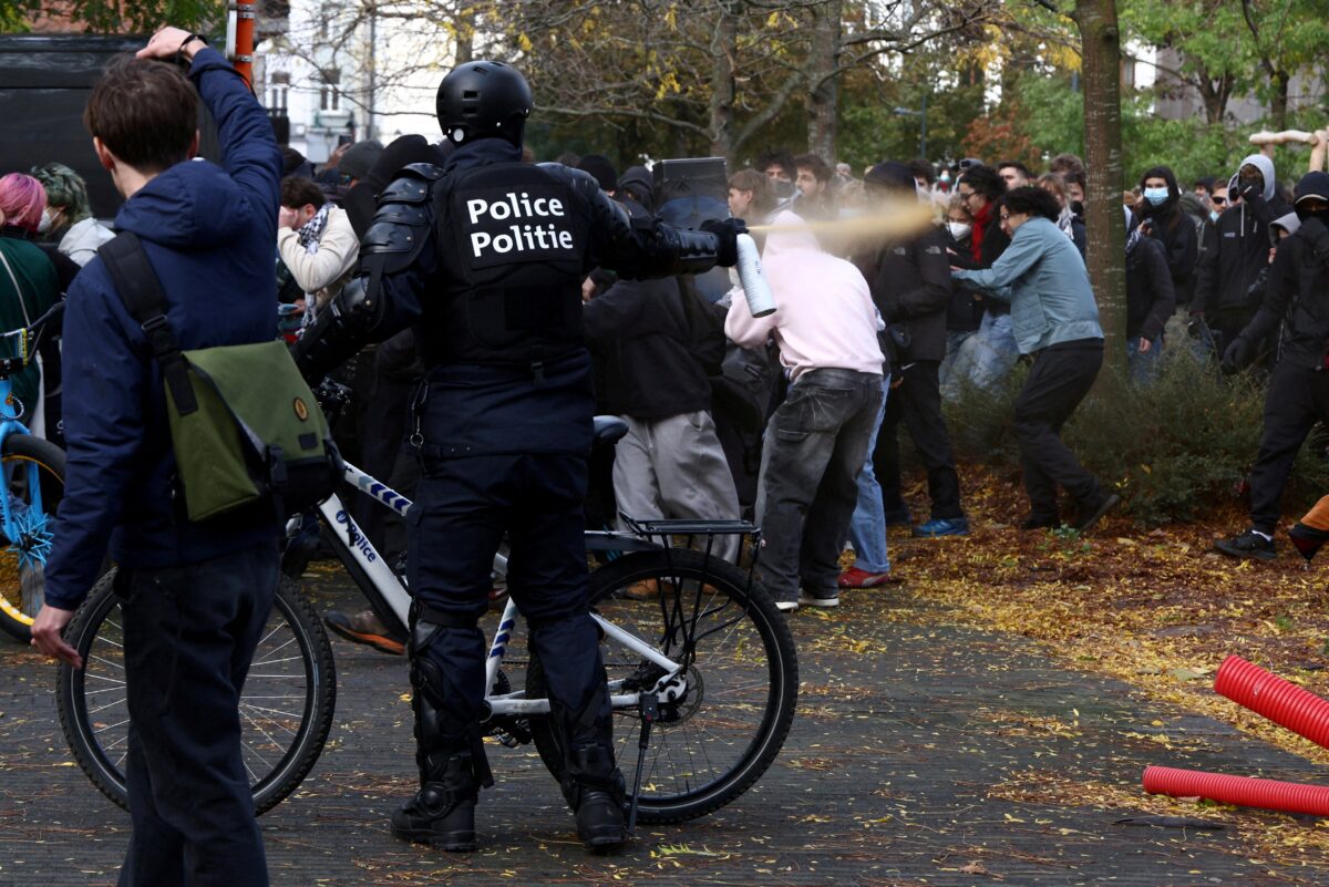 Confrontos marcam protestos estudantis e atos contra o custo de vida na Europa