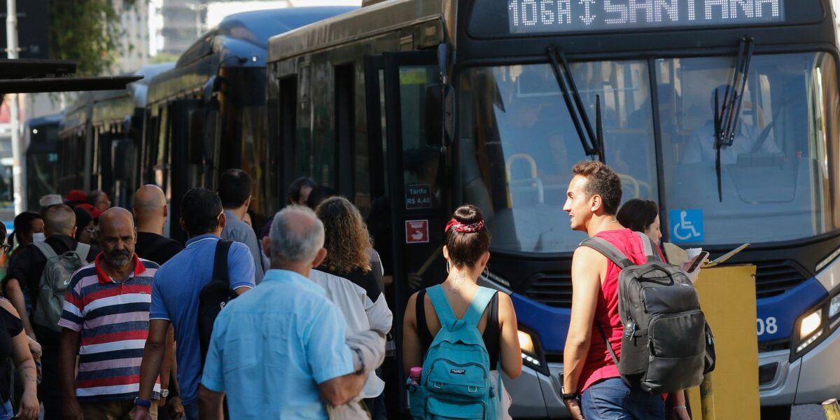 PT aciona Justiça Eleitoral contra falha nos ônibus de São Paulo