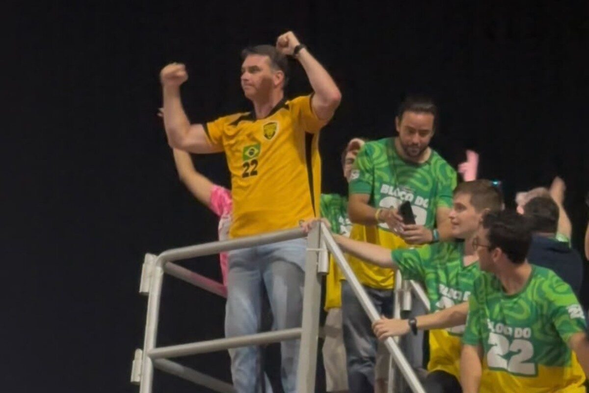 Qual é o número de Flávio Bolsonaro, candidato do PL à Presidência da República