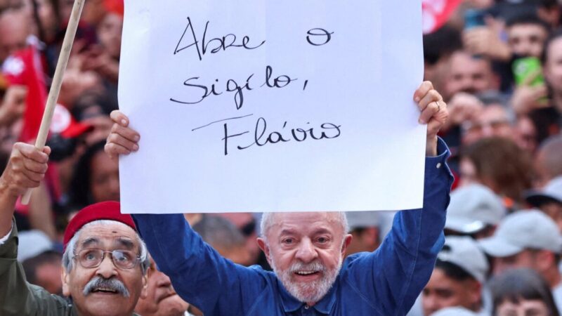 Lula rebate exigências de Flávio Bolsonaro sobre quebra de sigilo