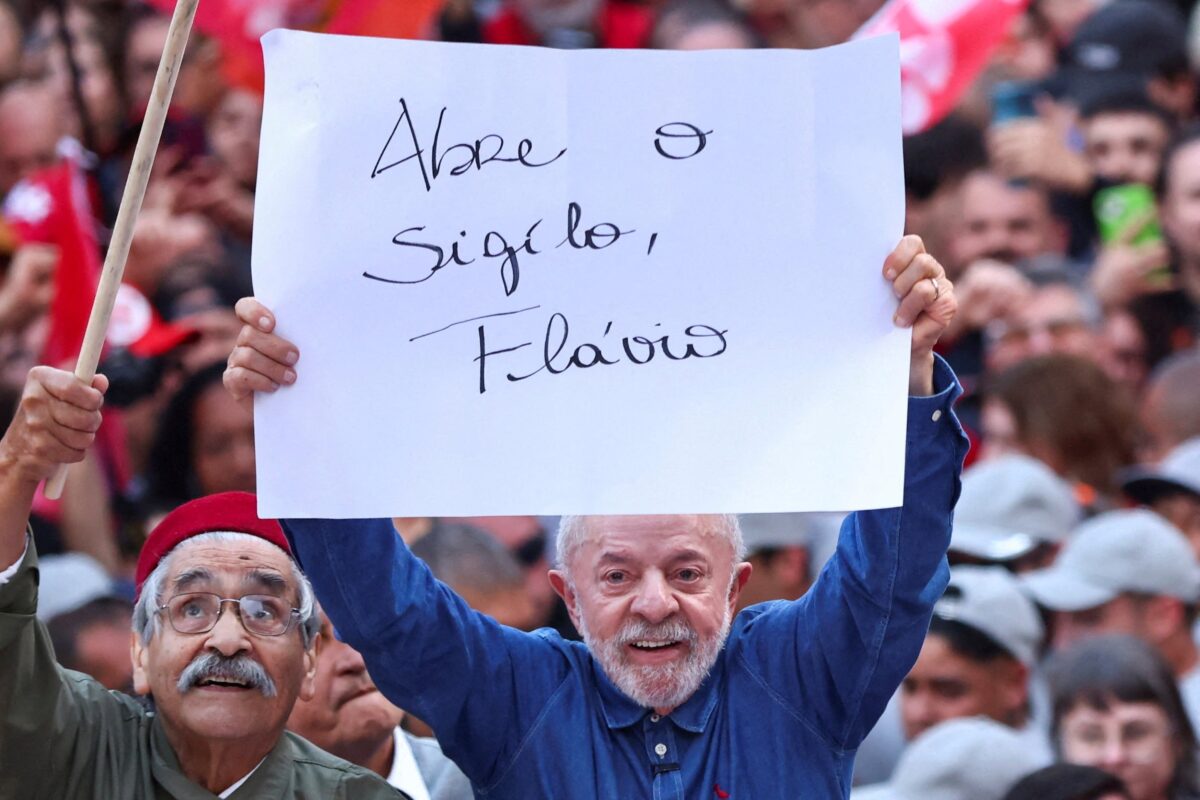 Lula rebate exigências de Flávio Bolsonaro sobre quebra de sigilo