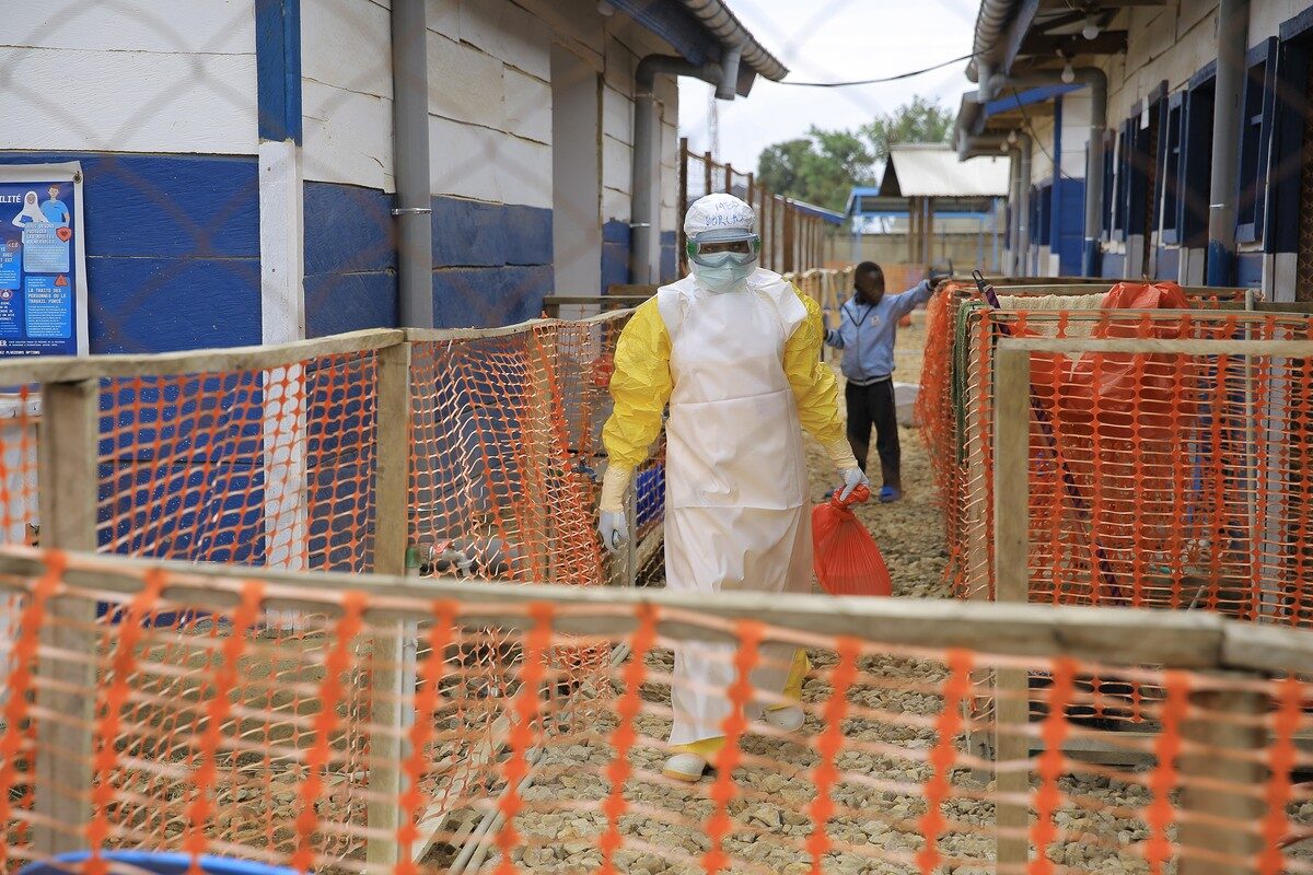 Quênia confirma 8º caso de ebola e epidemia avança no Congo