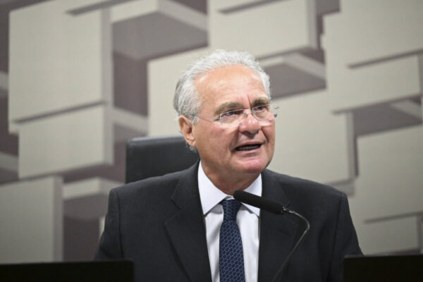Renan Calheiros, Ciro Nogueira e Randolfe perdem cadeiras no Senado federal