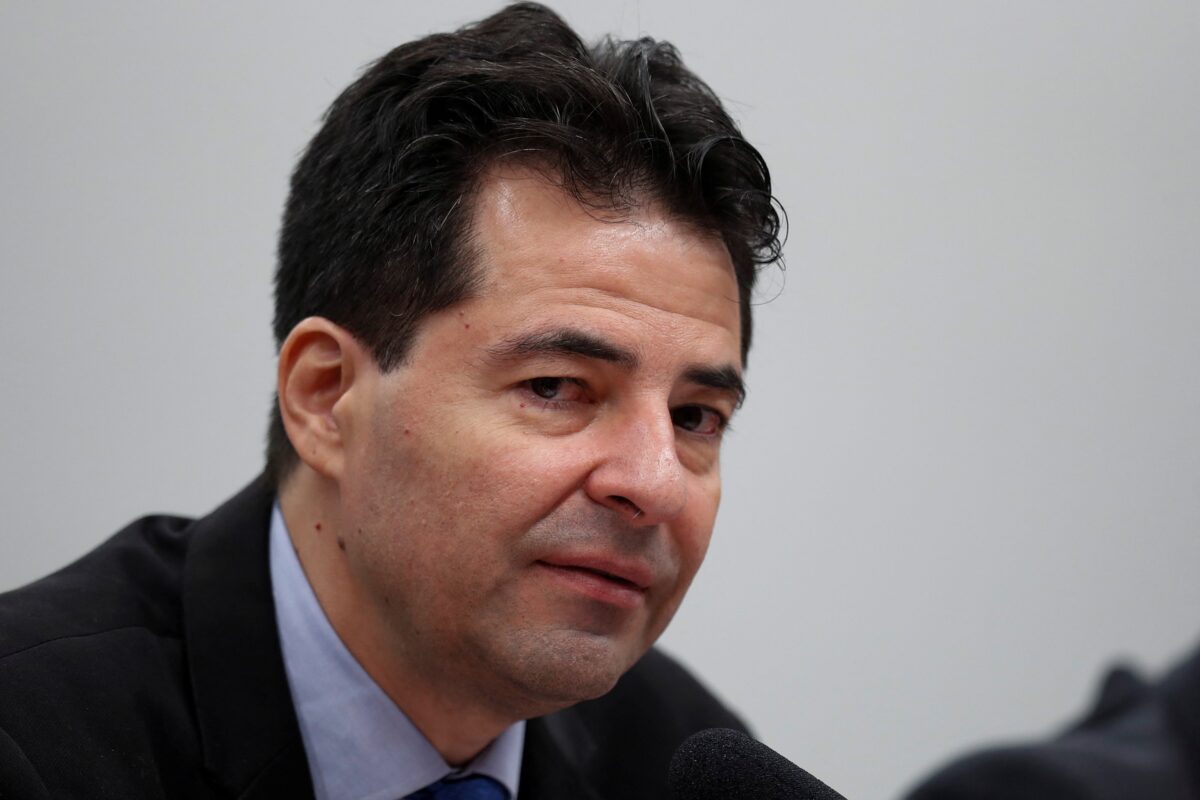 Equipe de Flávio Bolsonaro garante que Petrobras e bancos públicos não serão privatizados