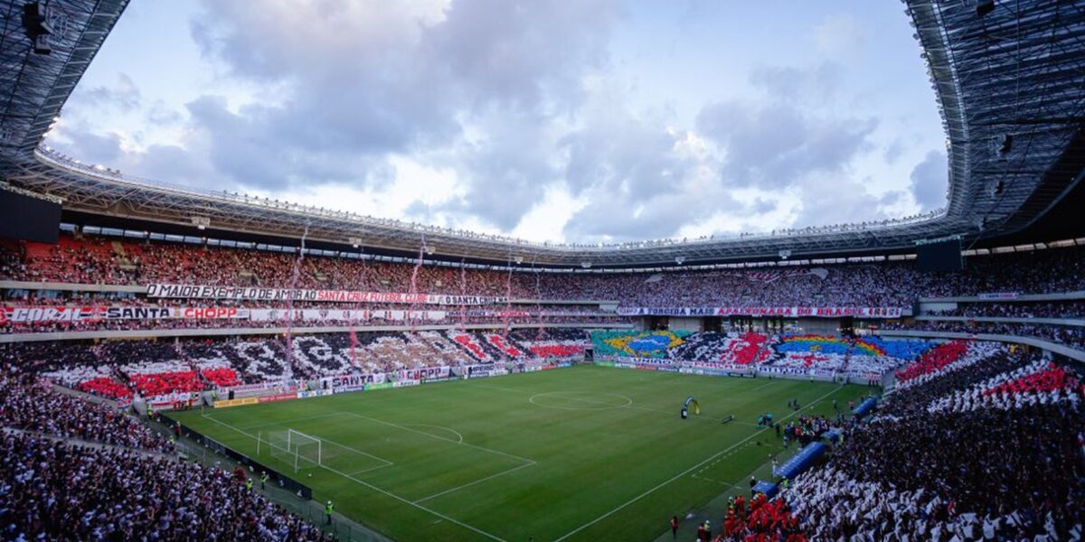 Santa Cruz empata com o Maringá e garante retorno à Série B após uma década