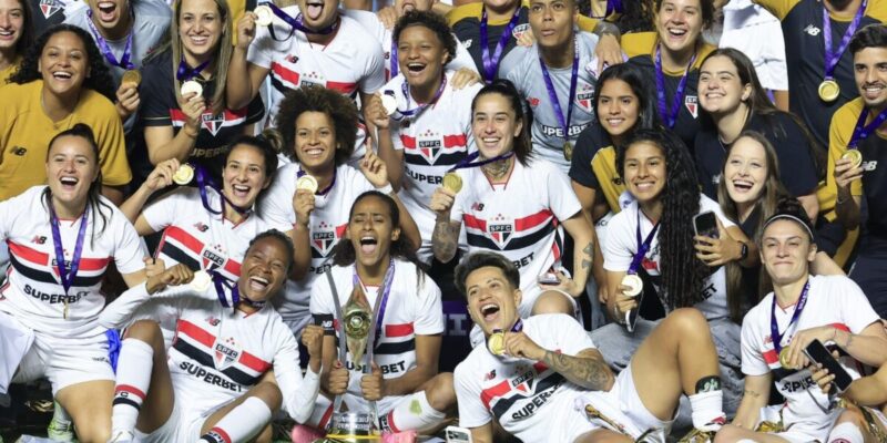 São Paulo empata com o Corinthians e conquista o Brasileirão feminino