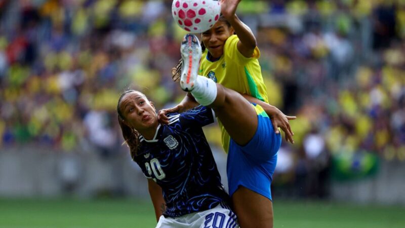Seleção feminina fecha série de amistosos tentando manter domínio sobre rival