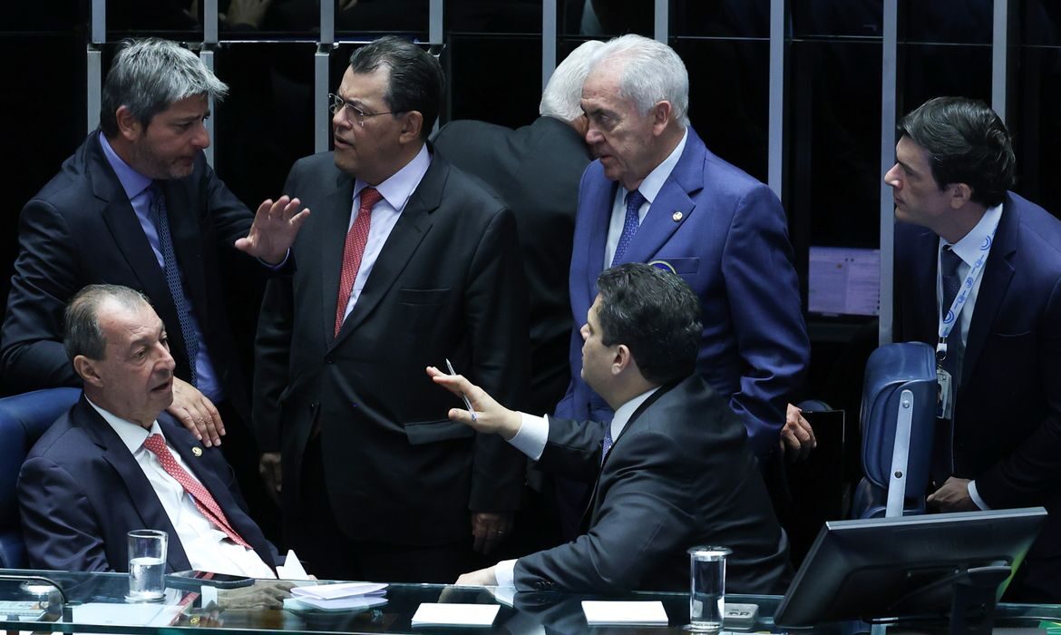 Senado aprova rito acelerado para votação da PEC da segurança pública