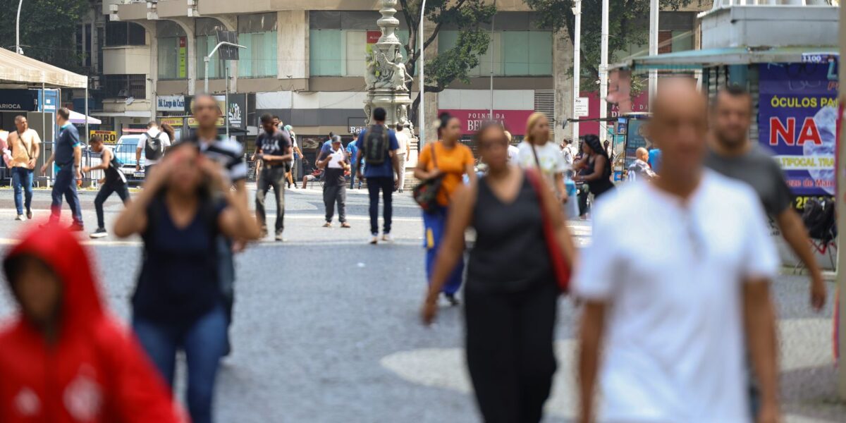 Sociedade civil entrega propostas de desenvolvimento para presidenciáveis