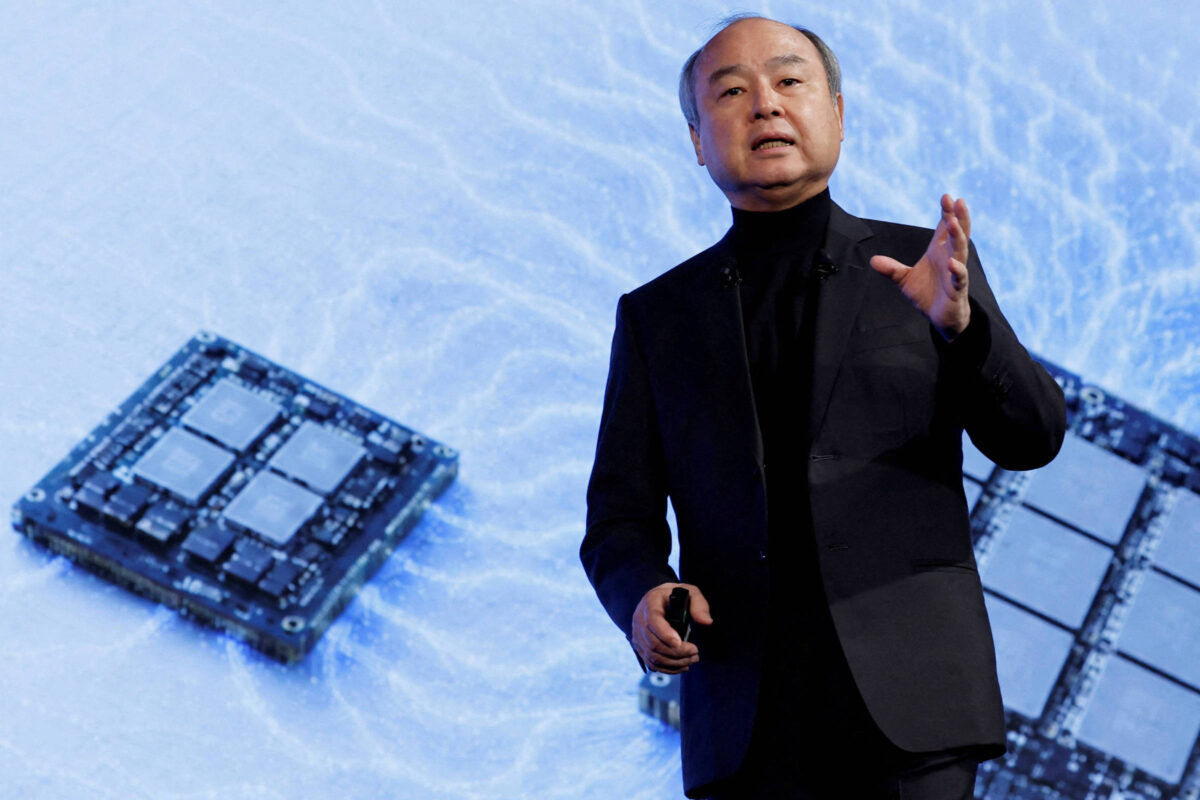 Softbank busca US$ 100 bilhões no Oriente Médio para investir em inteligência artificial