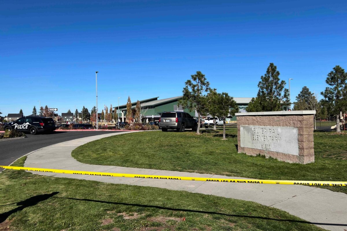 Ataque armado em escola de Oregon deixa quatro mortos e feridos