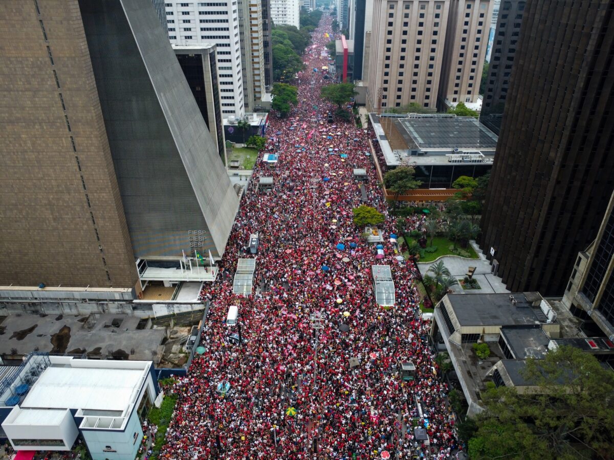 Tse ordena exclusão de fake news que liga Lula a ritual satânico
