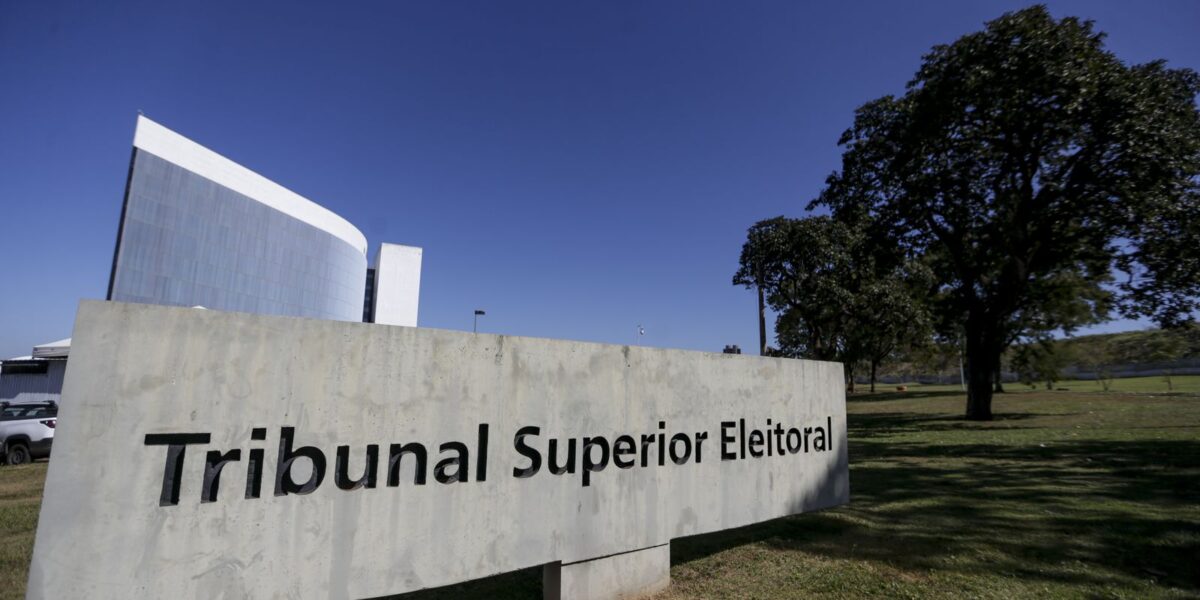 TSE suspende página que dava criptomoedas por posts pró-Flávio