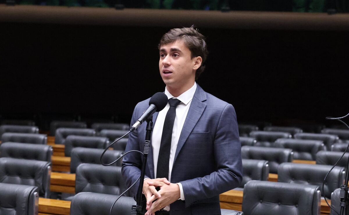 TSE determina remoção de vídeo de Nikolas e Flávio Bolsonaro com críticas a Lula feitas por crianças