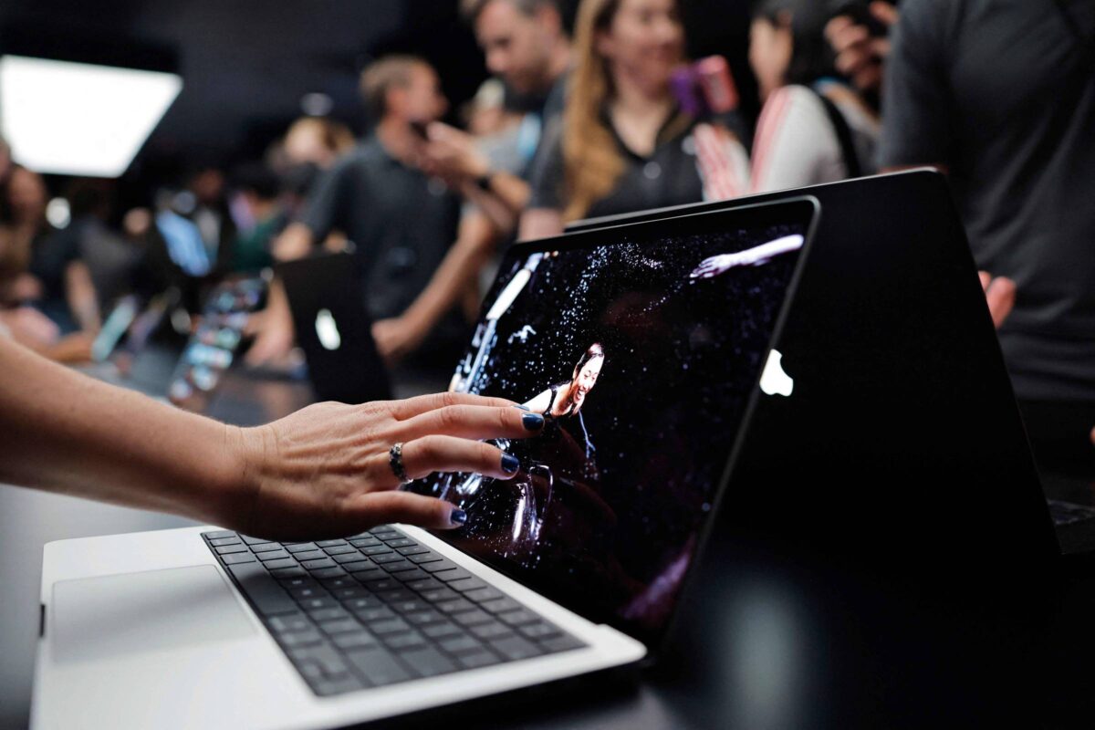 Novo MacBook Pro com tela touch pode custar até R$ 183 mil no Brasil