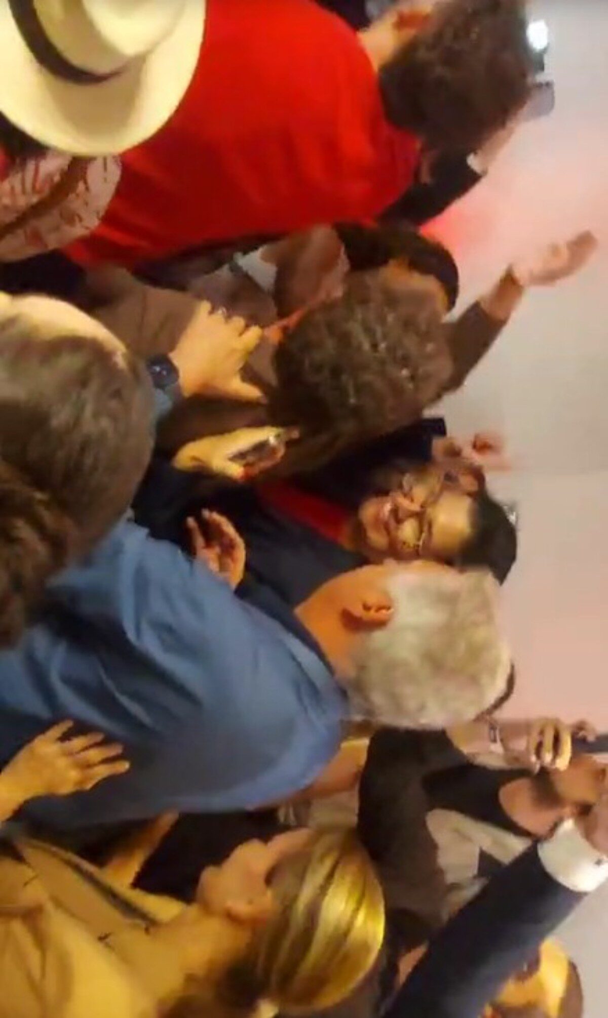 Campanha de Lula comemora virada em SP enquanto mesários enfrentam caos