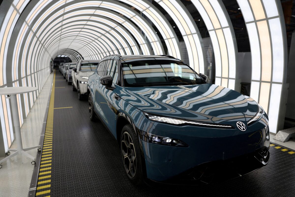 Volkswagen quer congelar salários até 2030, aponta conselho