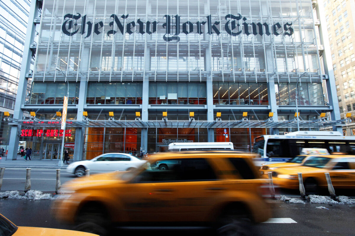Wikipédia defende meio-termo em disputa judicial entre New York Times e OpenAI